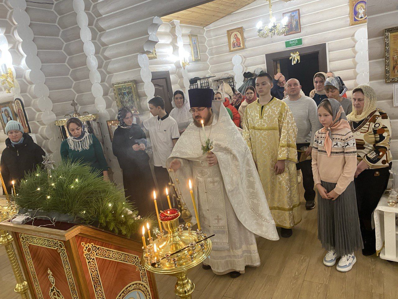 Поселок Сентябрьский встретил праздник Рождества Христова