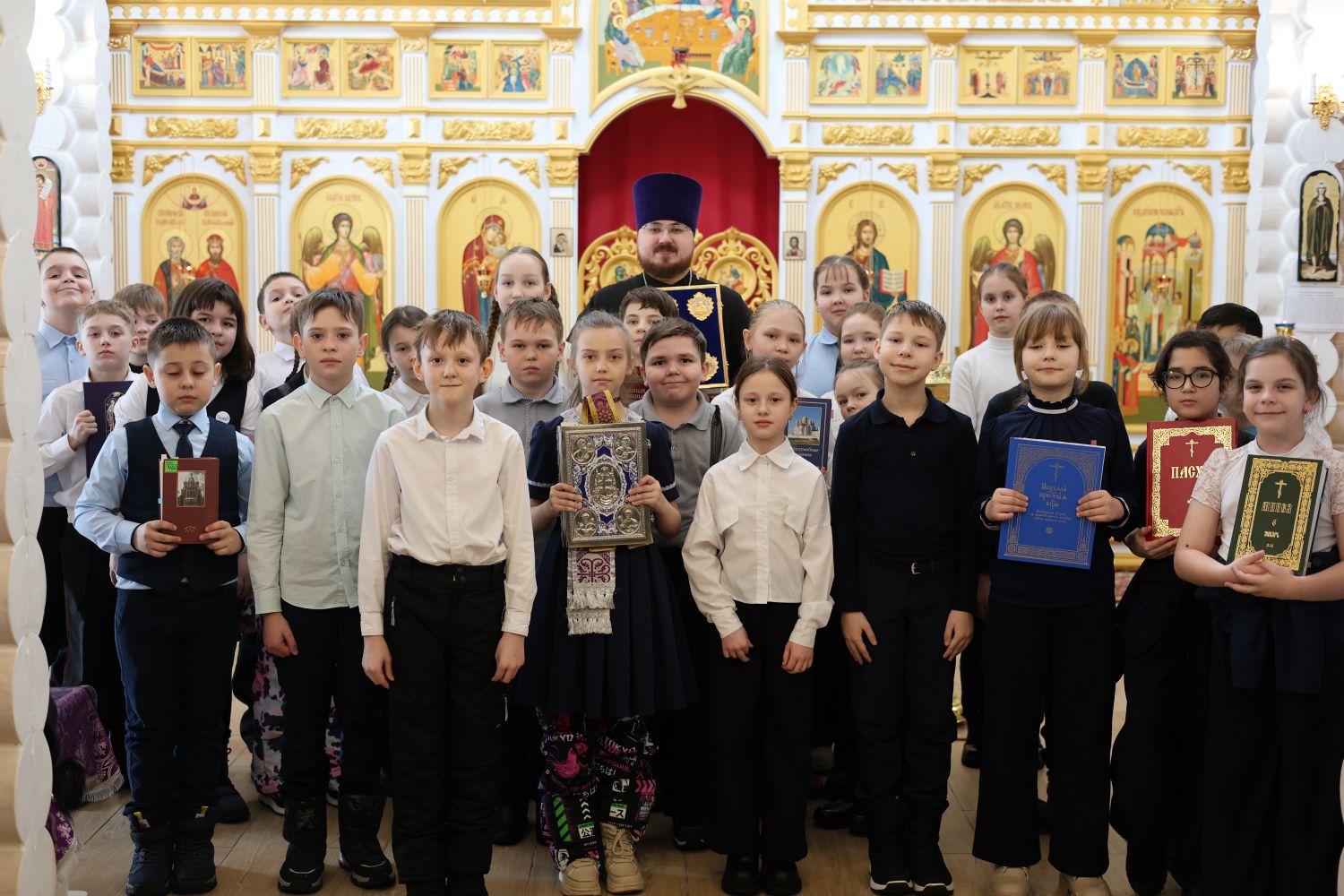 В поселке Сентябрьский состоялось мероприятие посвященное дню Православной книги